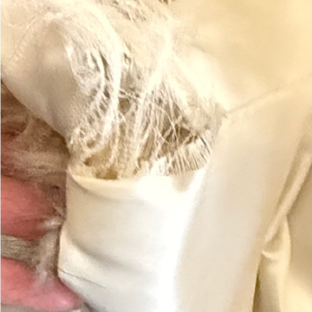 Universal Thread Cream Faux Fur Vest - Picture 4 of 6